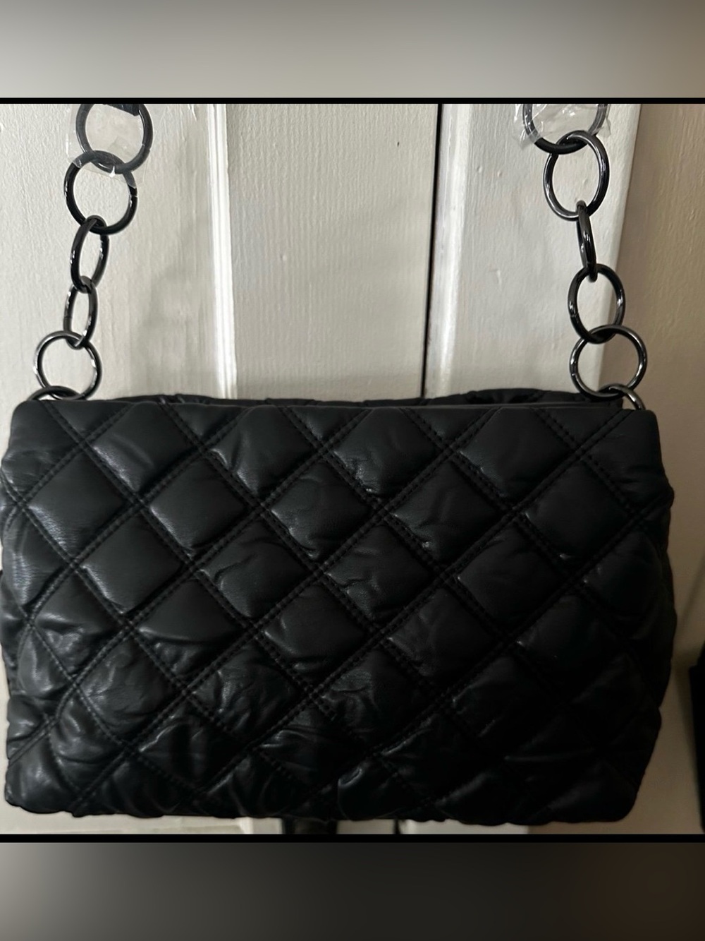 Gilda Paris Black Quilted Shoulder Bag with Chain-Link Strap - Picture 3 of 9
